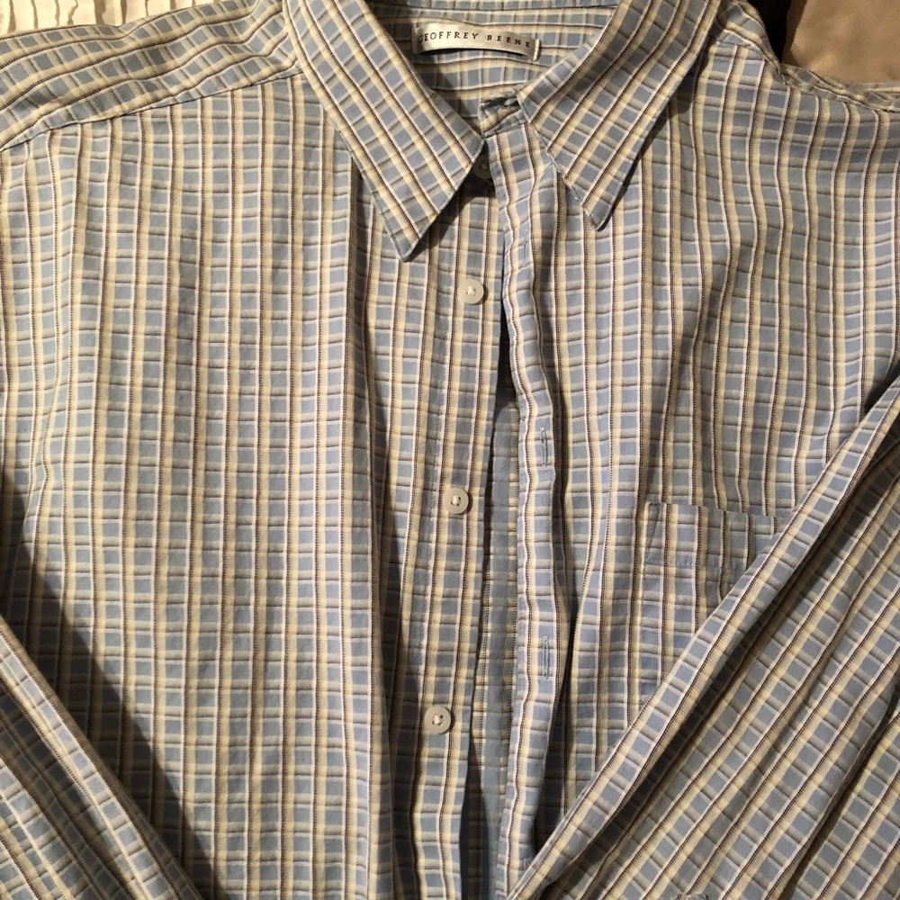 Button down - Picture 2 of 5